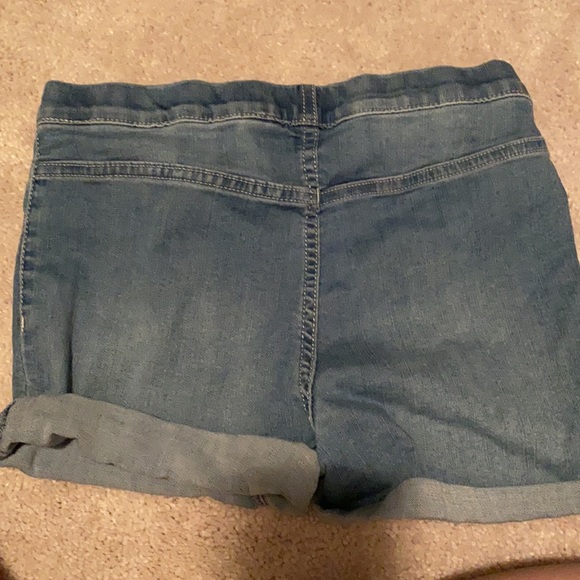 Jean Shorts - Picture 4 of 4